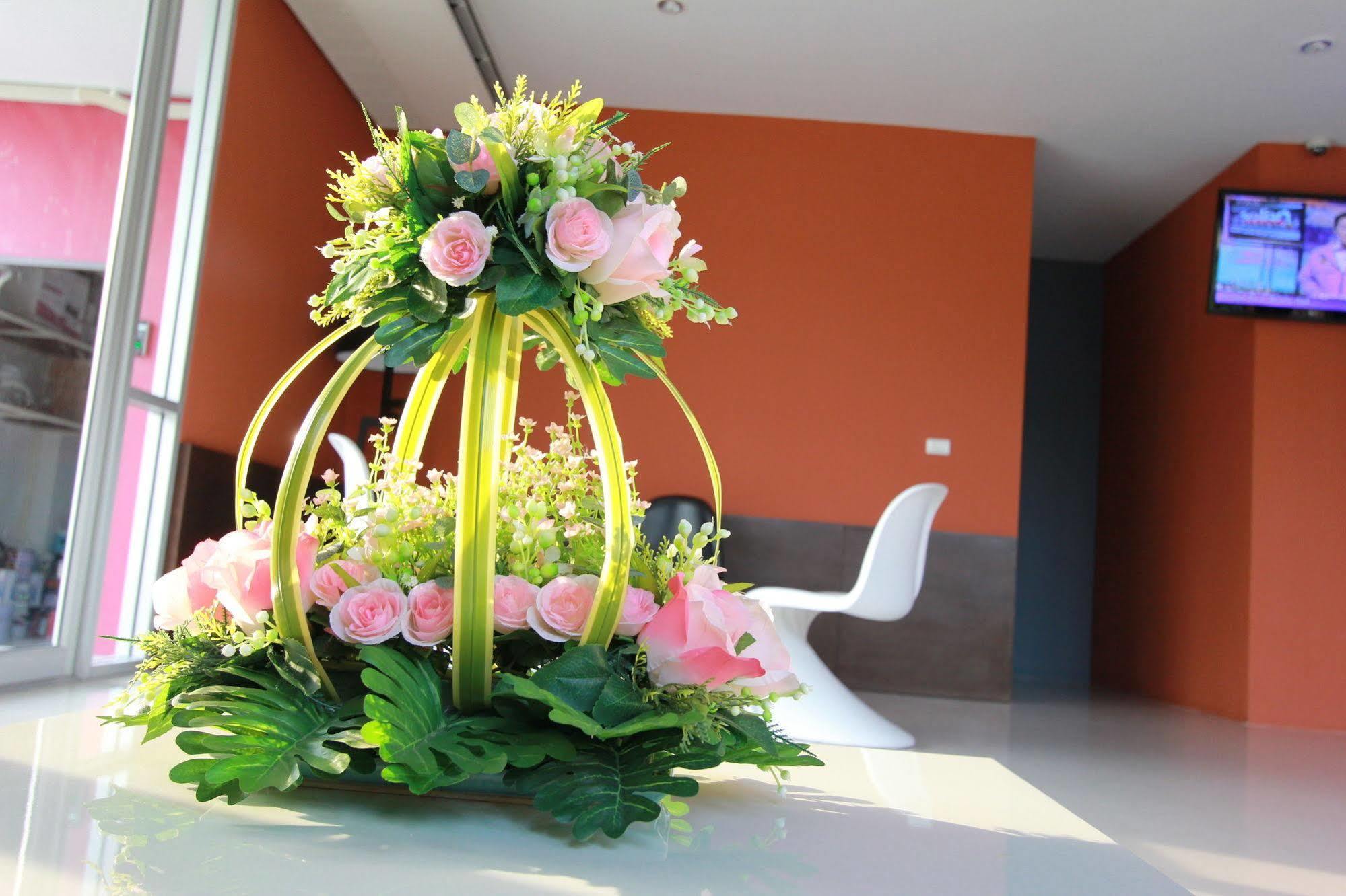 Trendy Hotel Nakhon Pathom Exterior foto